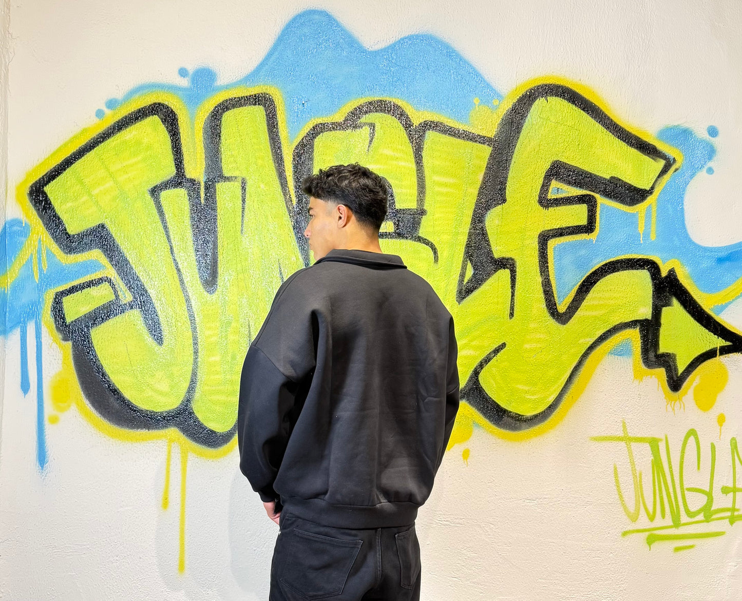VNDO Half-Zip Sweatshirt